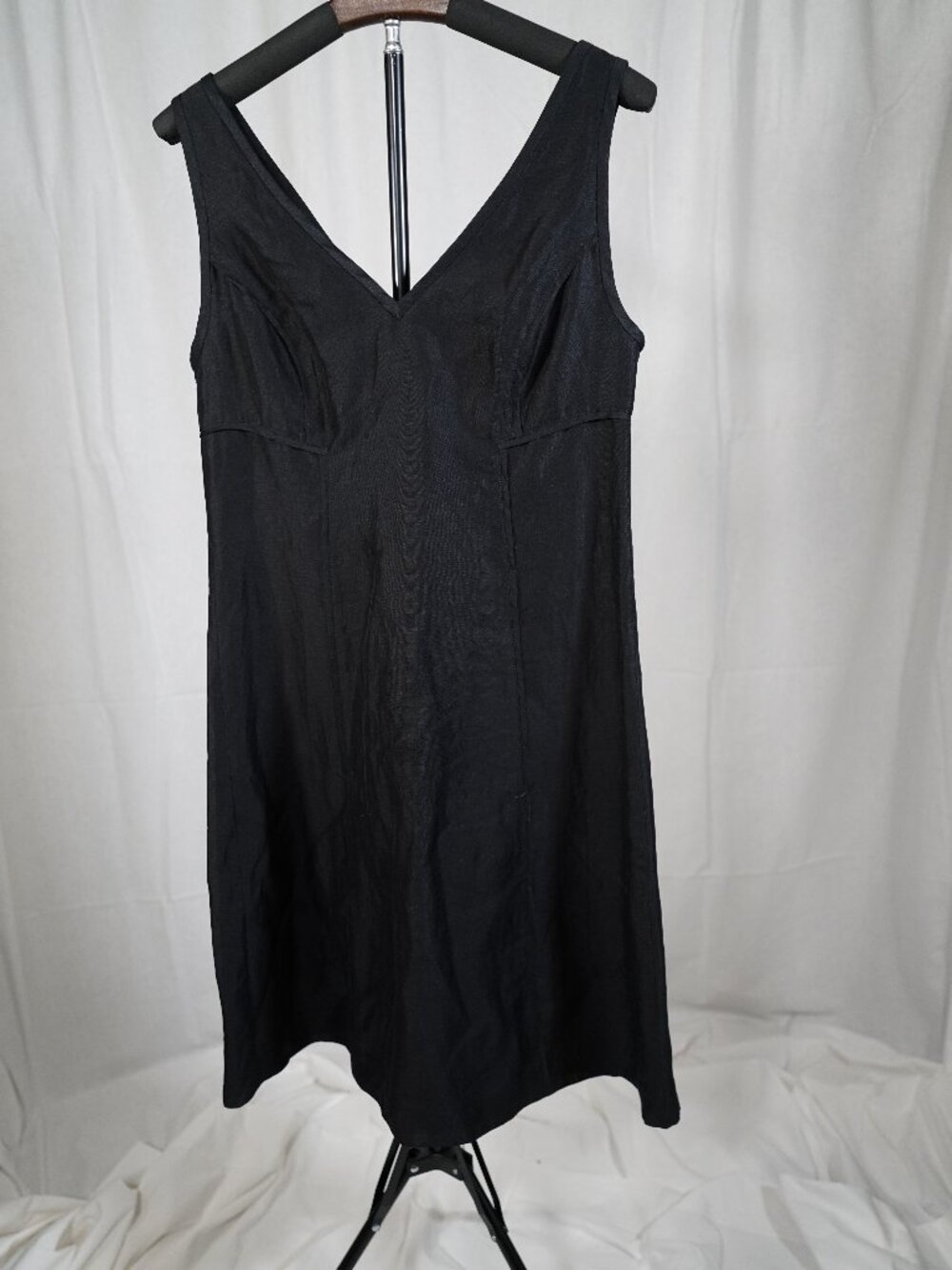 Club Monaco Black Linen Silk V Neck Dress Size 8 Minimalist Sleeveless Sheath